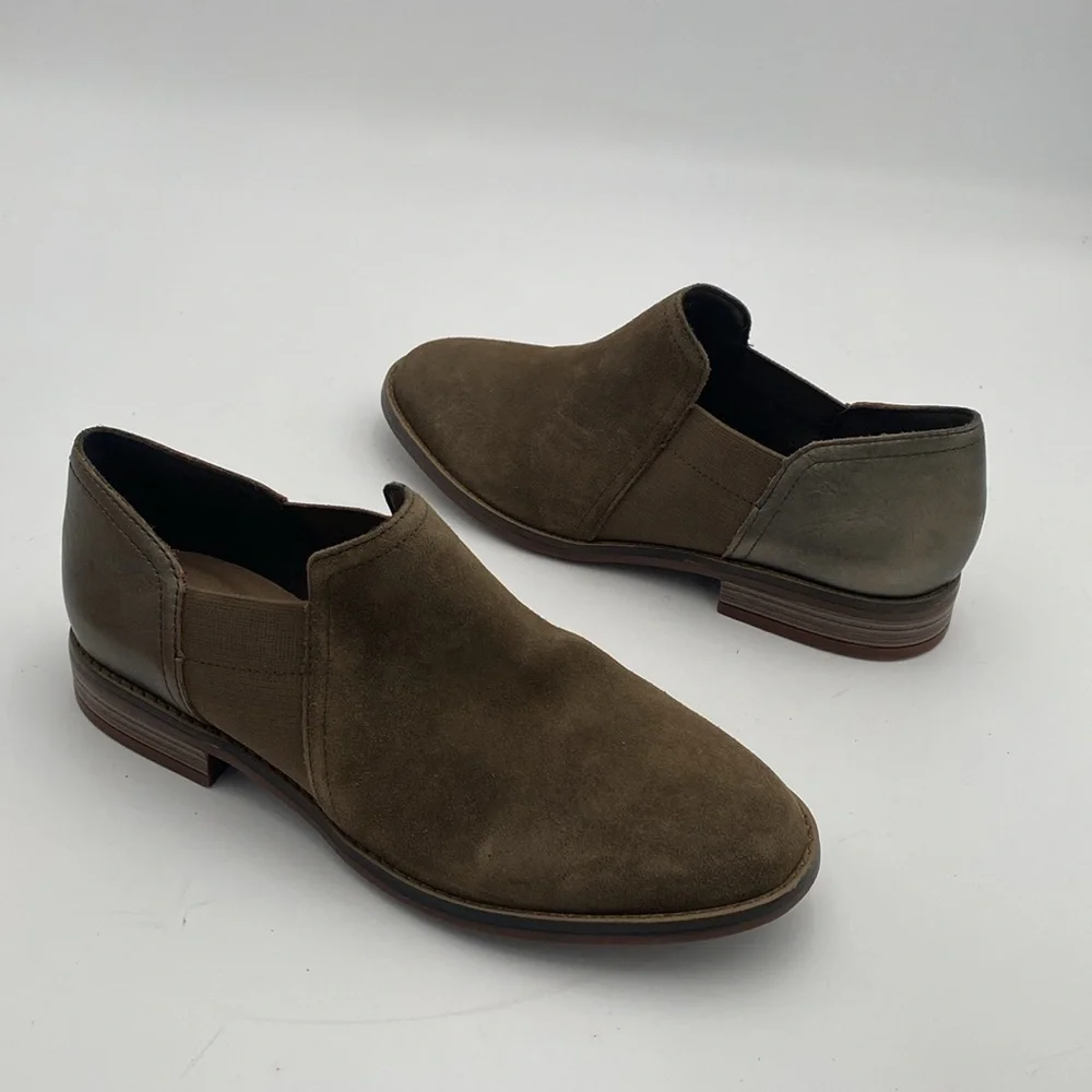 Clarks elegant tan
