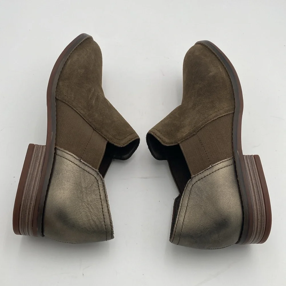 Clarks elegant tan