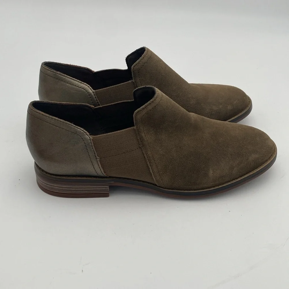 Clarks elegant tan
