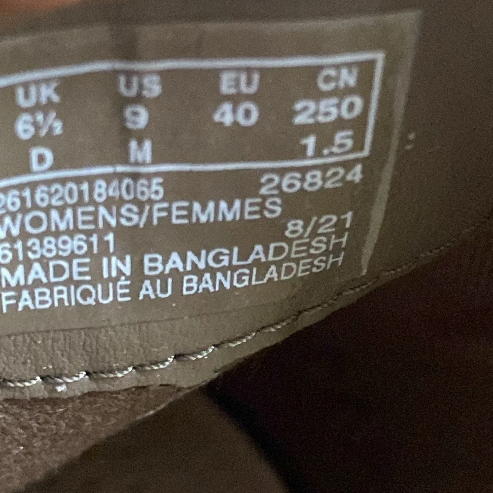 Clarks elegant tan