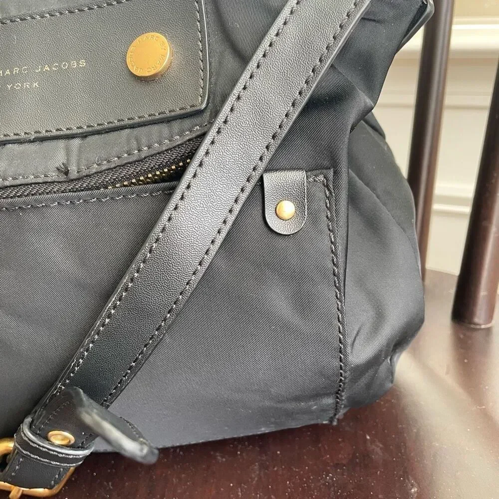 Marc Jacobs nylon messenger