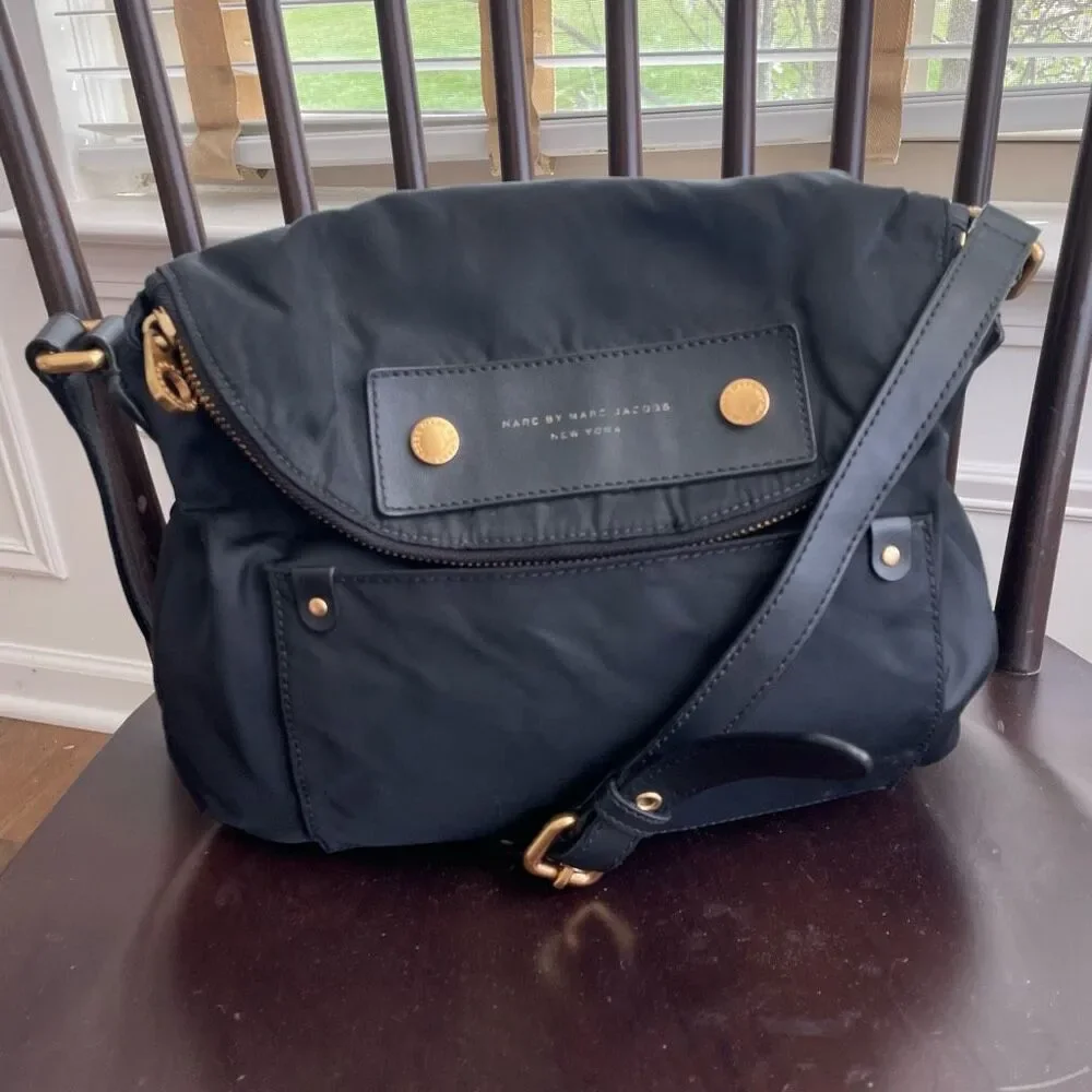 Marc Jacobs 10h imported exterior