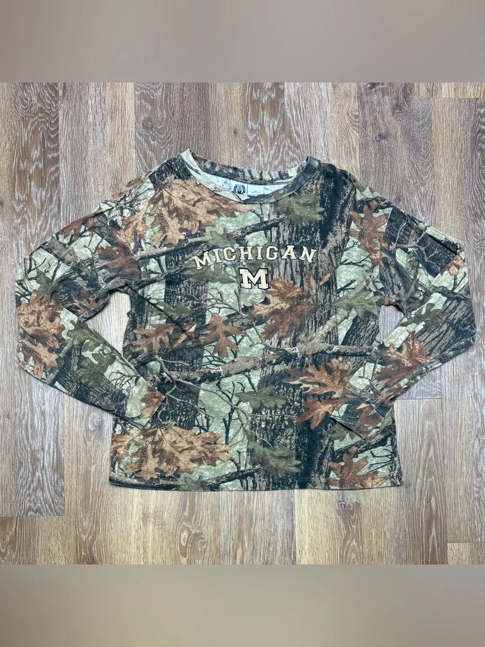 Vintage  Long-Sleeve Camo Michigan Tee - Green & Brown