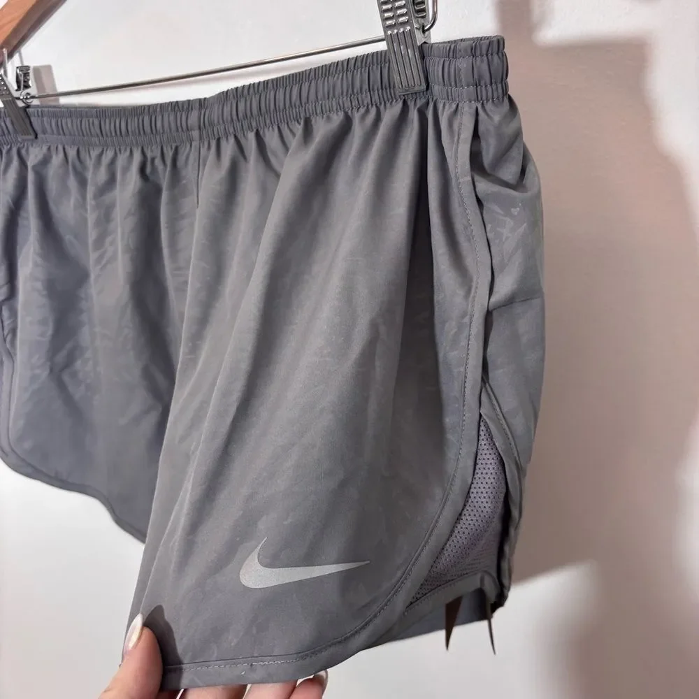Nike pairs hem pair