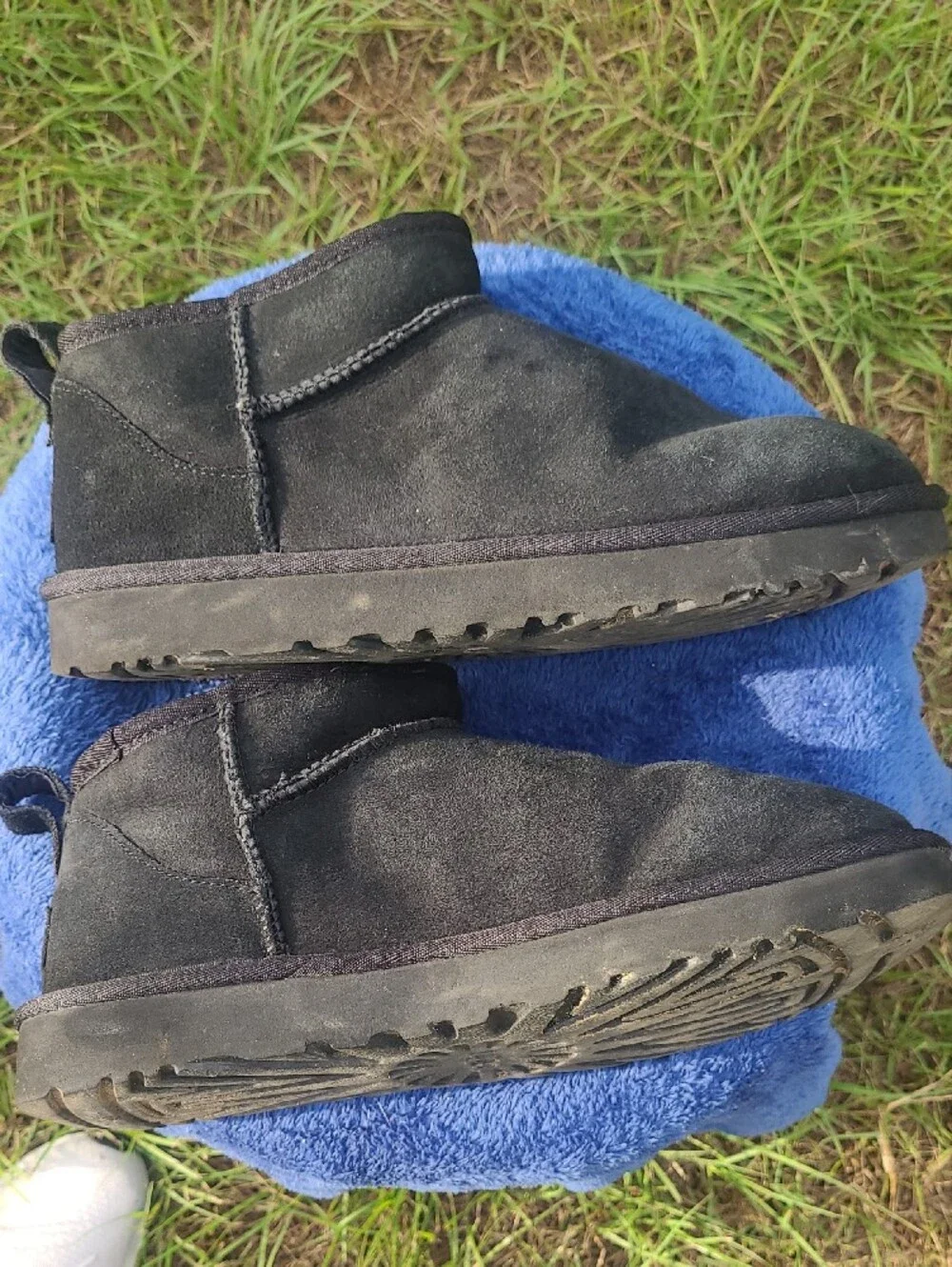 UGG womens black