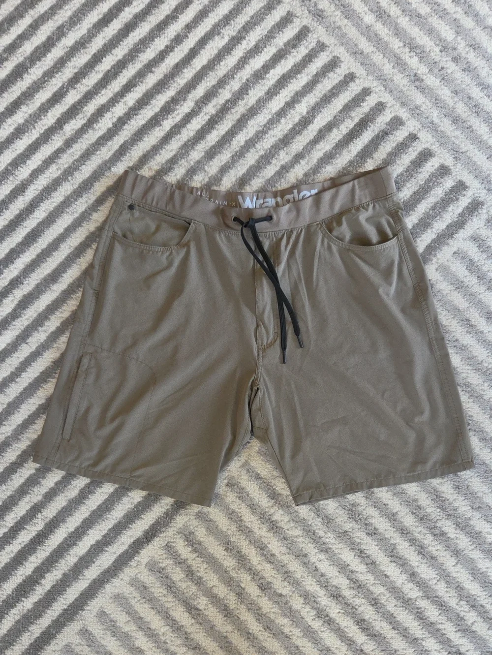 Wrangler Men's Olive Green Performance Drawstring Shorts