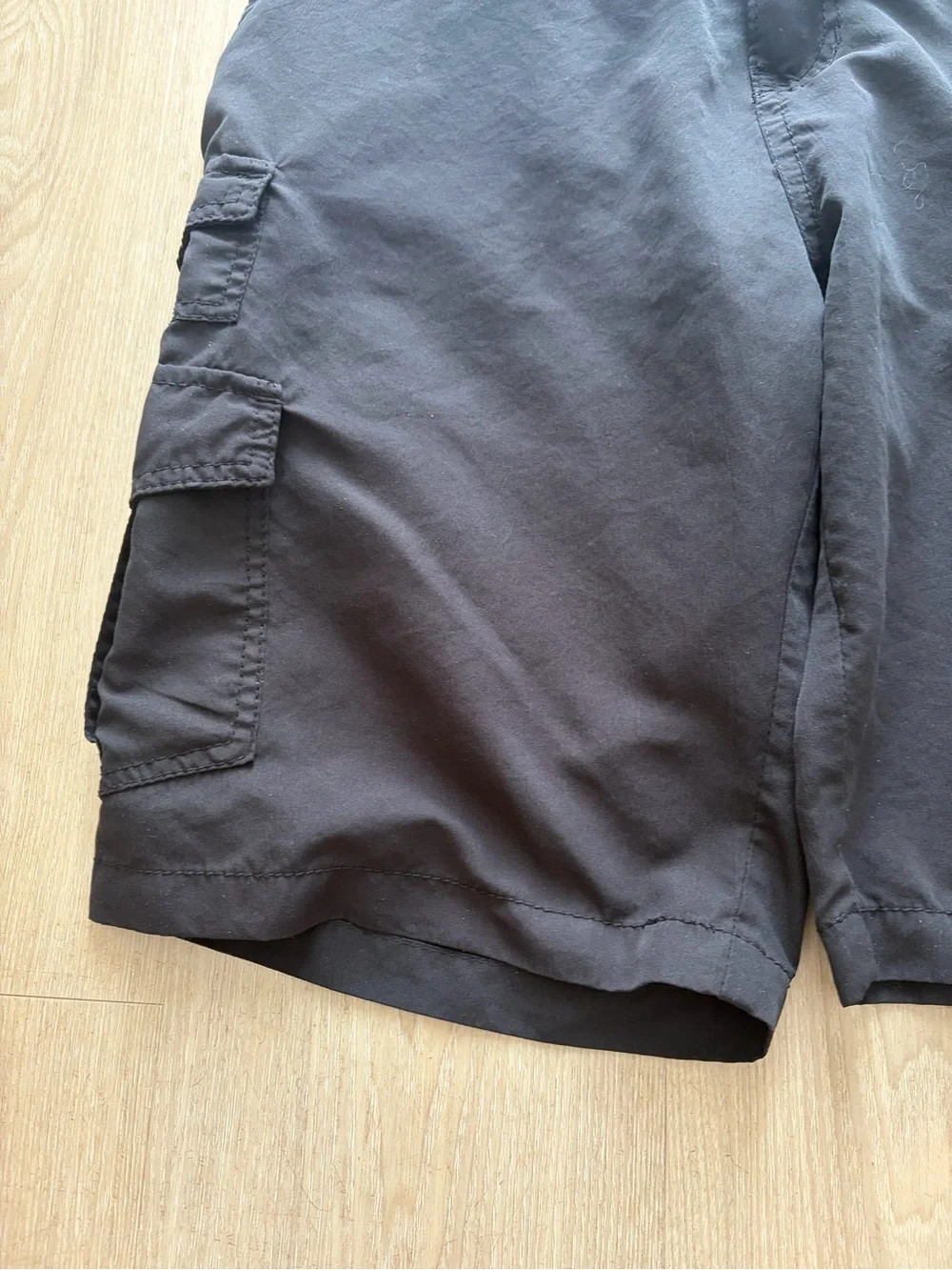 Plugg black cargo