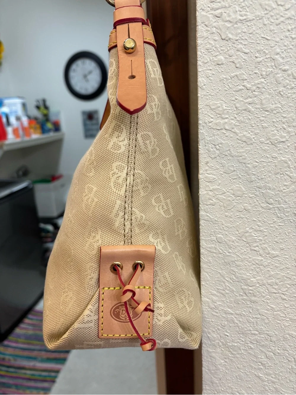 Dooney & Bourke has strap