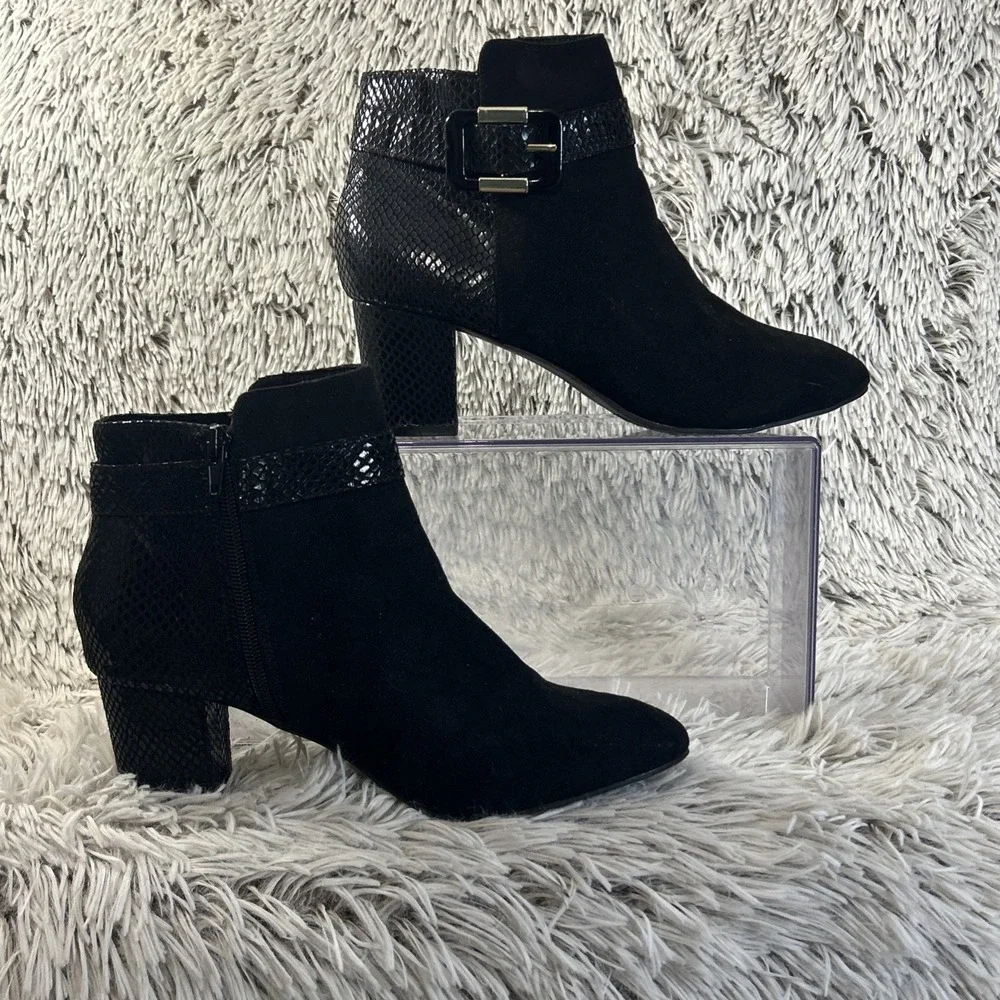 Karen Scott solid mid color