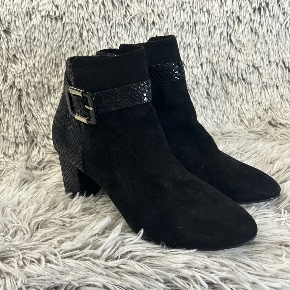 Karen Scott stylish stability