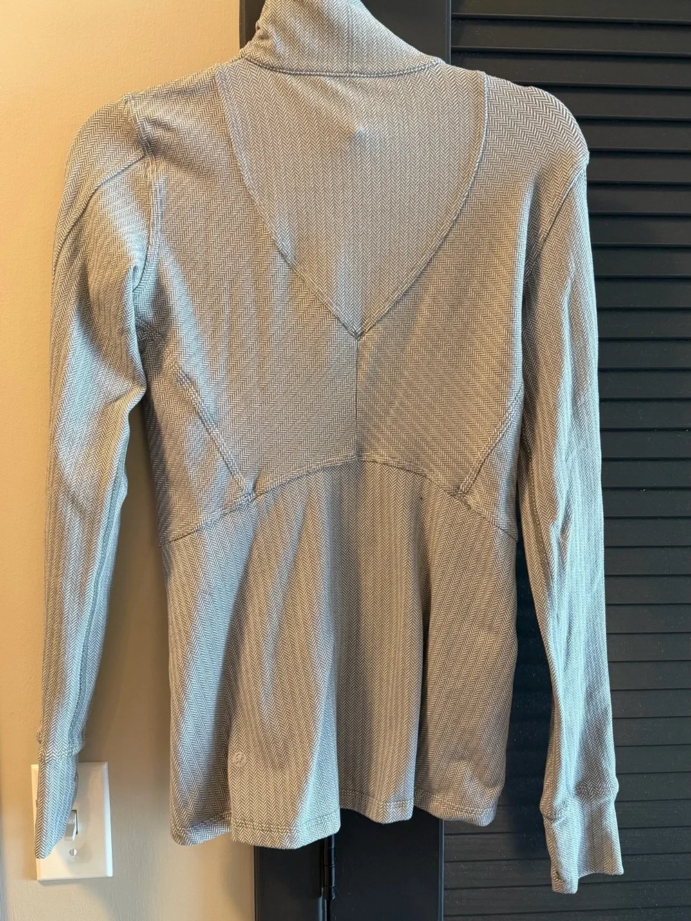 lululemon athletica light gray