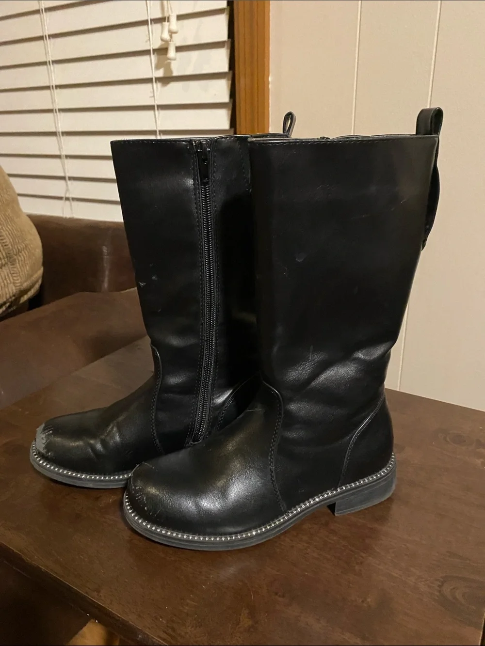 No Call girls boots