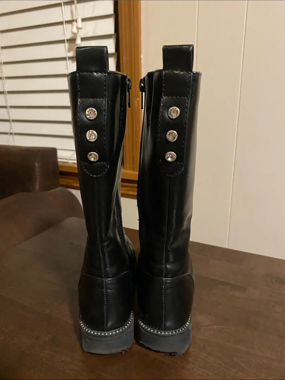 No Call girls boots