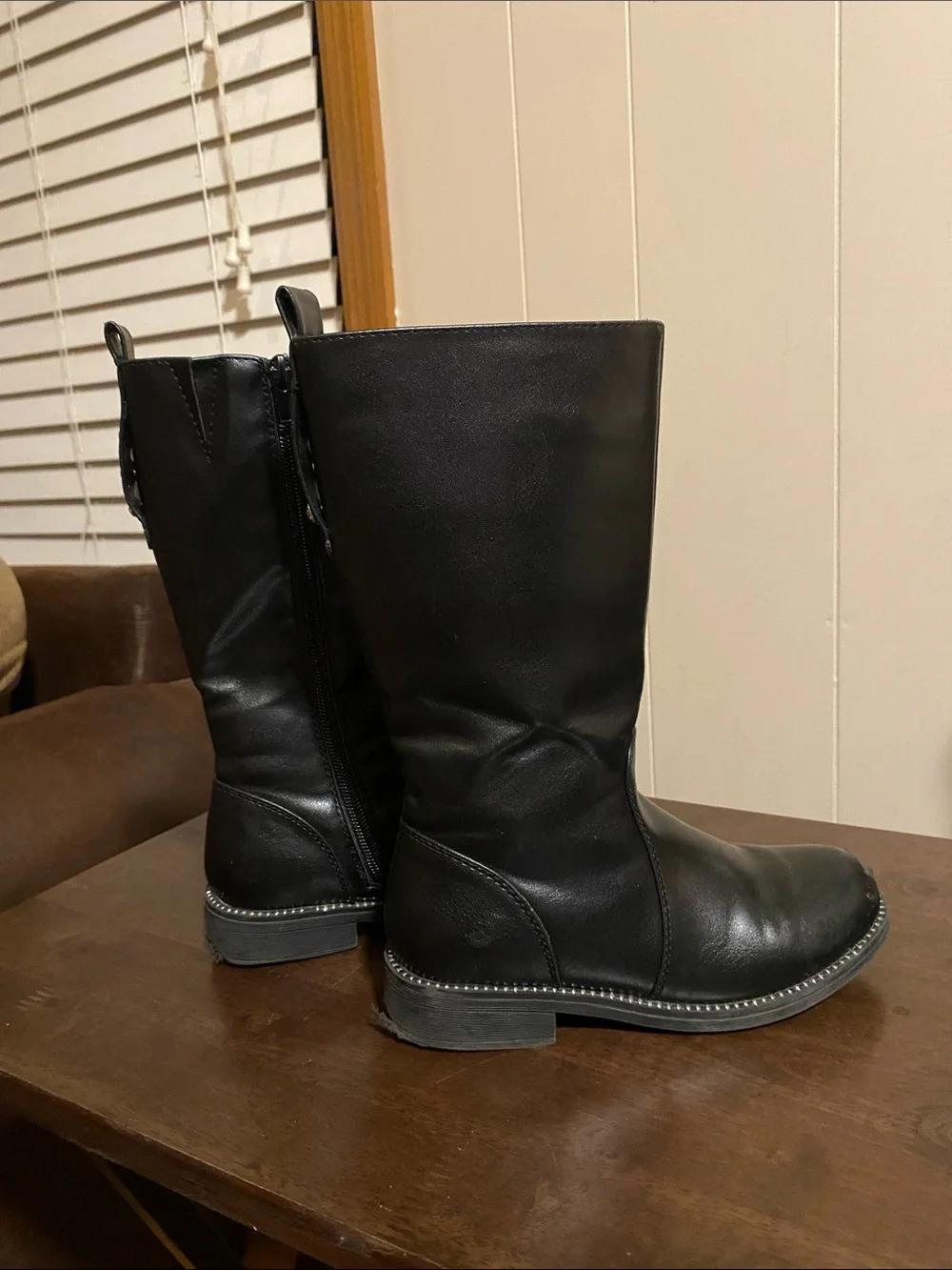 No Call girls boots