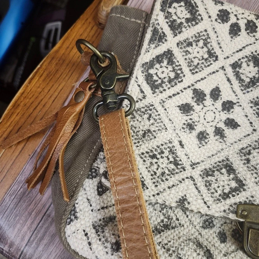Myra Bag tuck made