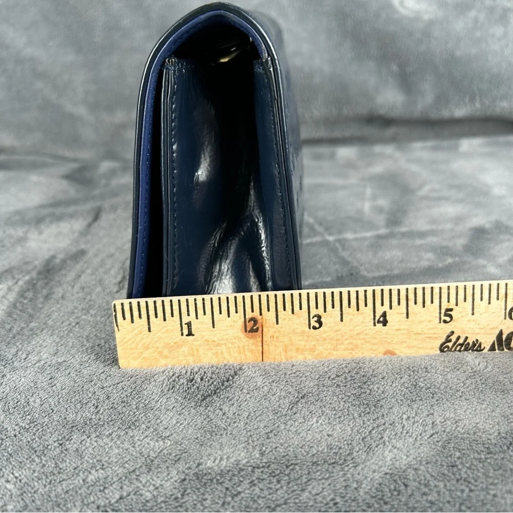 St. John lined wear scratches