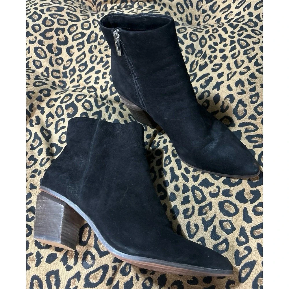 Vince Camuto Grasem Black Soft‎ Grain Suede Chunk Heel Booties, 9.5