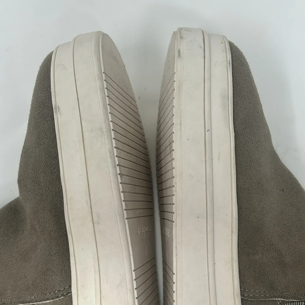 J. Slides sliders tan