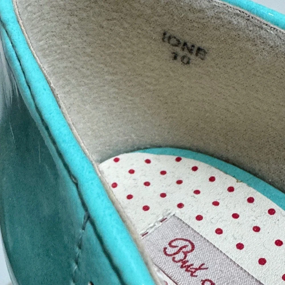 Bait footwear but
