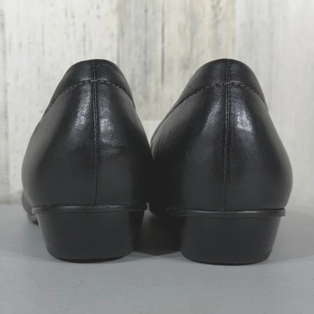Clarks leather slip