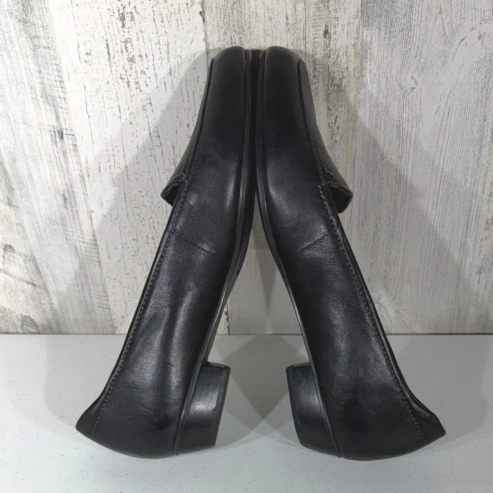 Clarks leather slip