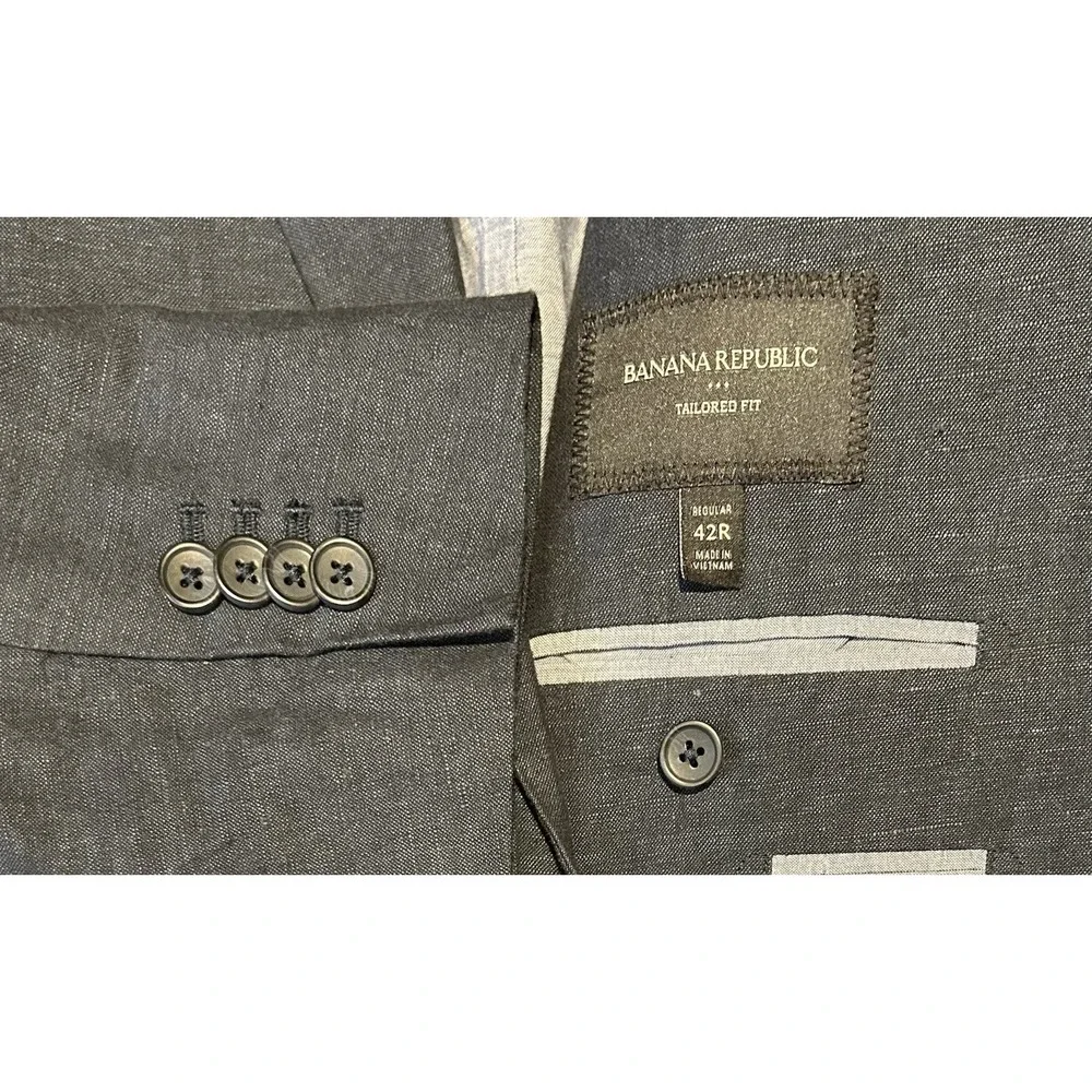 Banana Republic shipping flaws