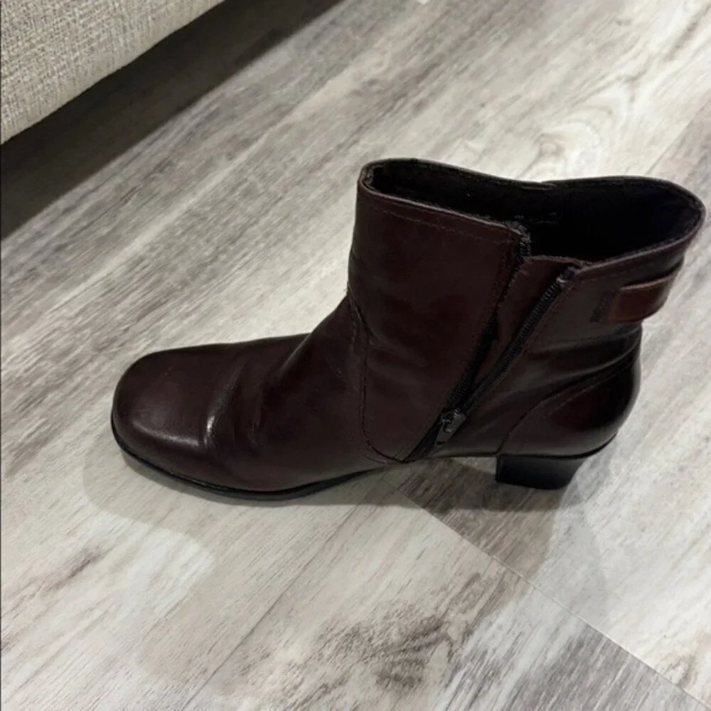 Clarks brown chocolate