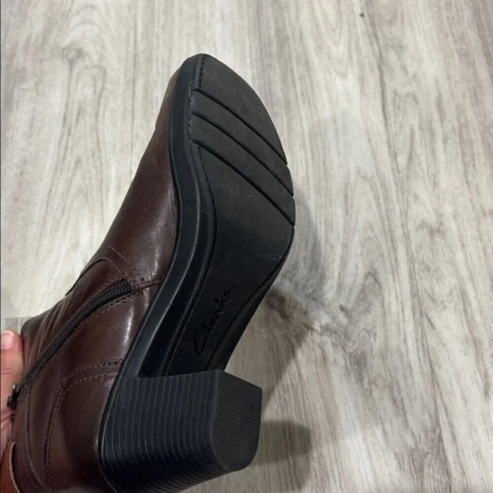 Clarks brown chocolate