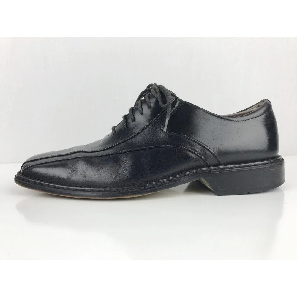 Stacy Adams men pictured sold