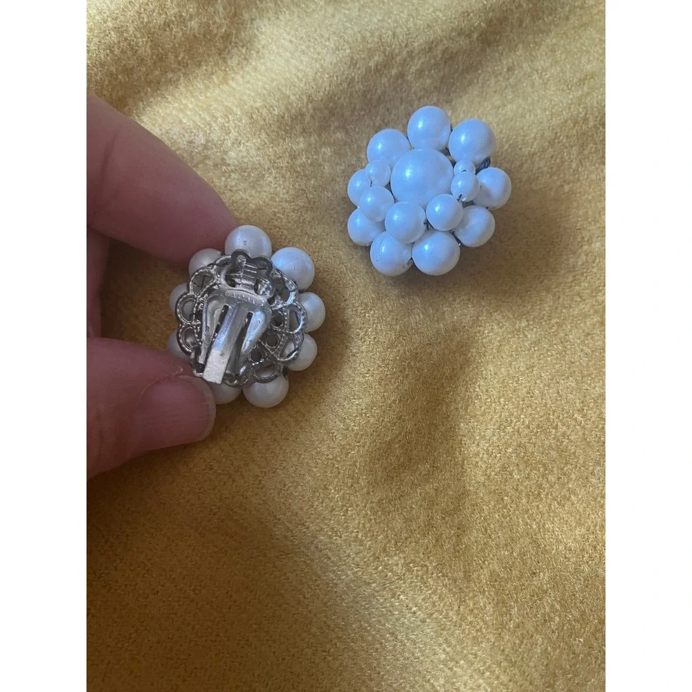 The Unbranded Brand clip silver