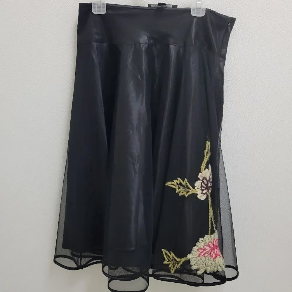 Betsey Johnson Black Tulle Embroidered Skirt Size 4