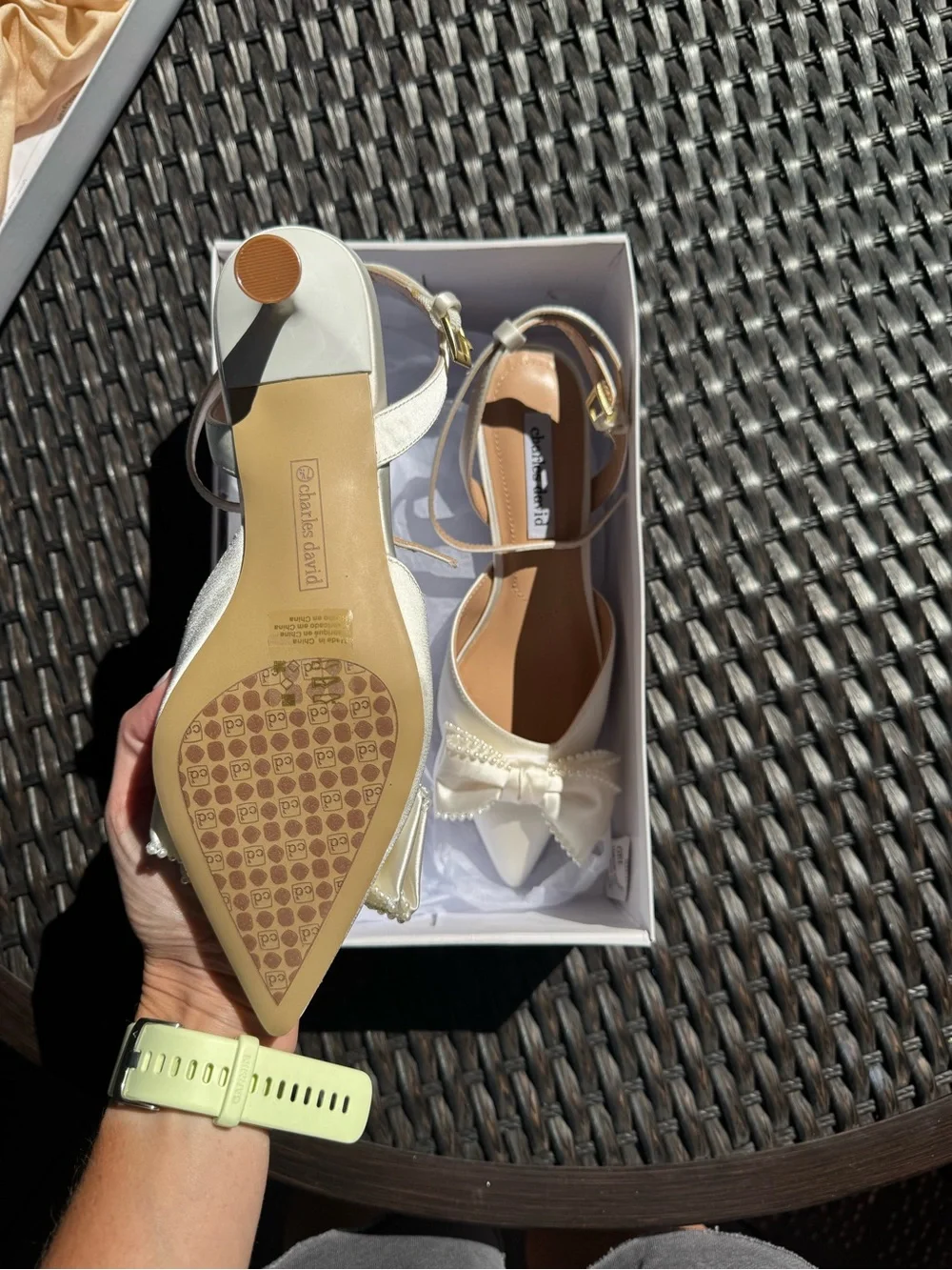 Charles David pointed ivory dressy