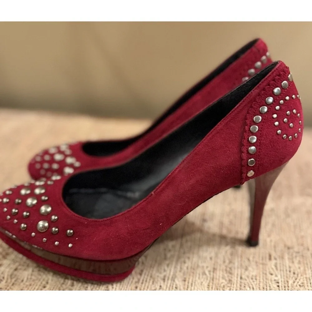 Stuart Weitzman comfort round