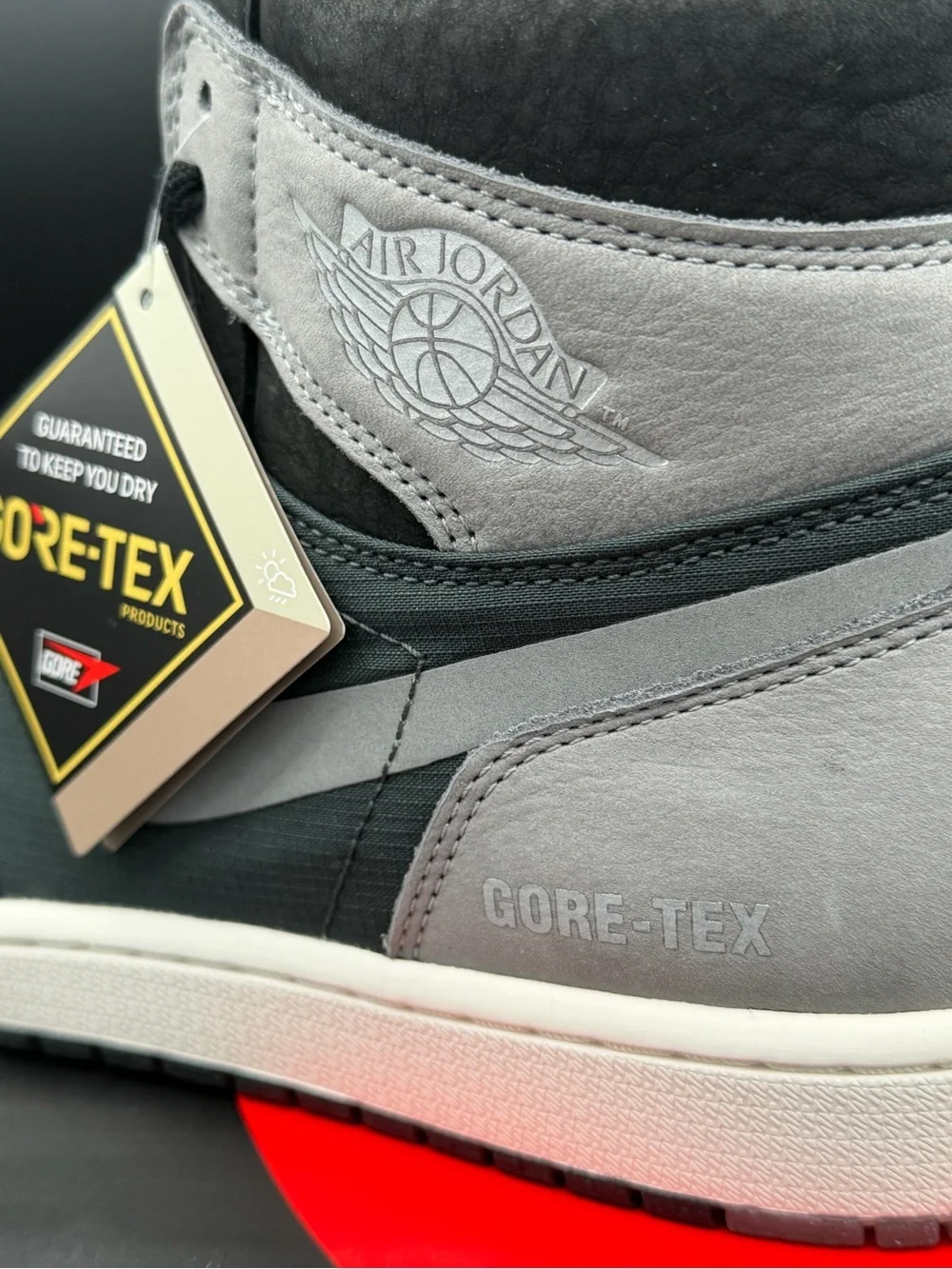Nike contrast detailing