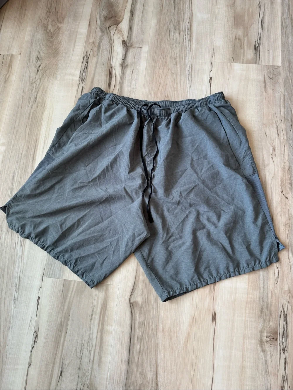 Nike Men's Dark Gray Athletic Drawstring Shorts