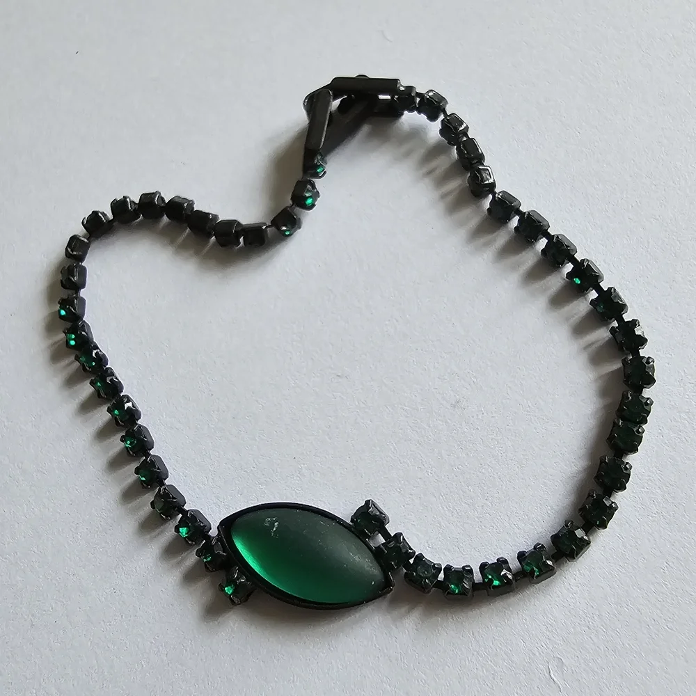 Vintage green minor