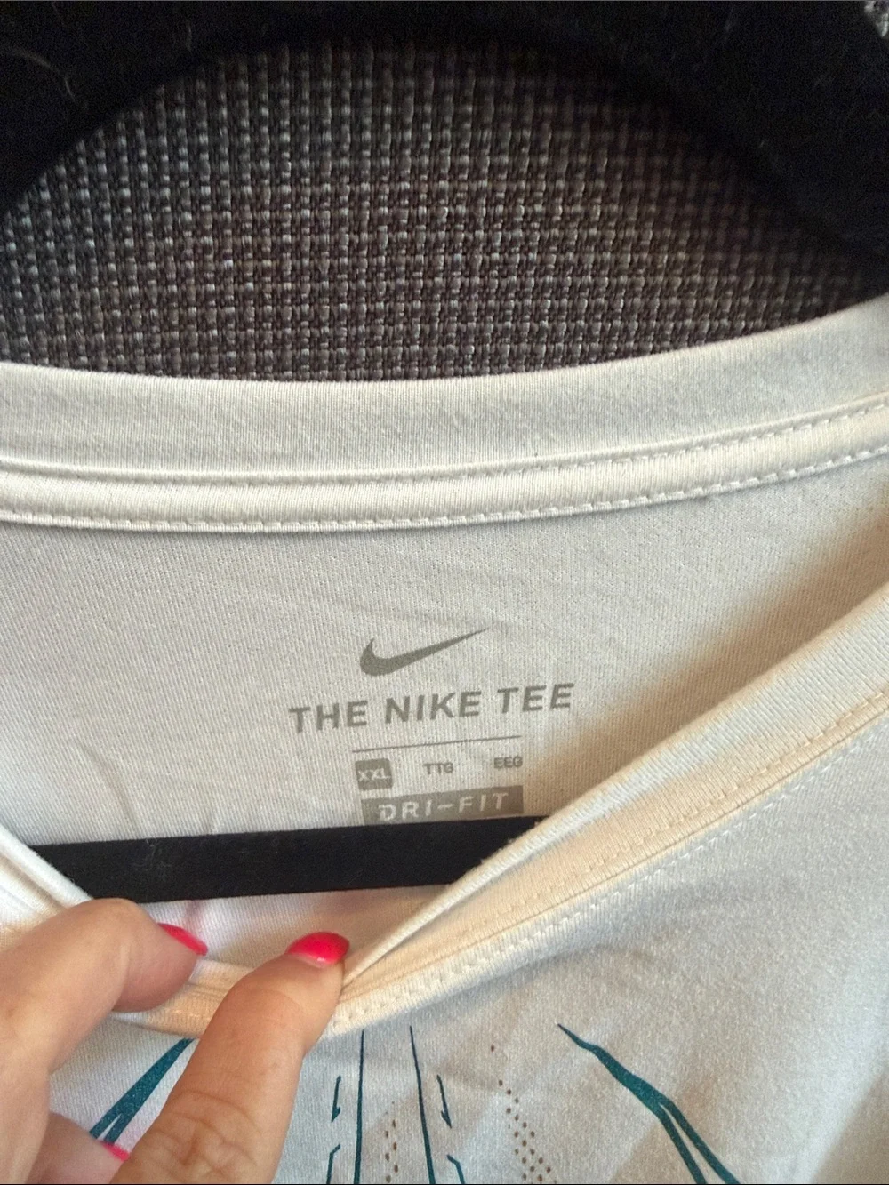 Nike feel day sleeve
