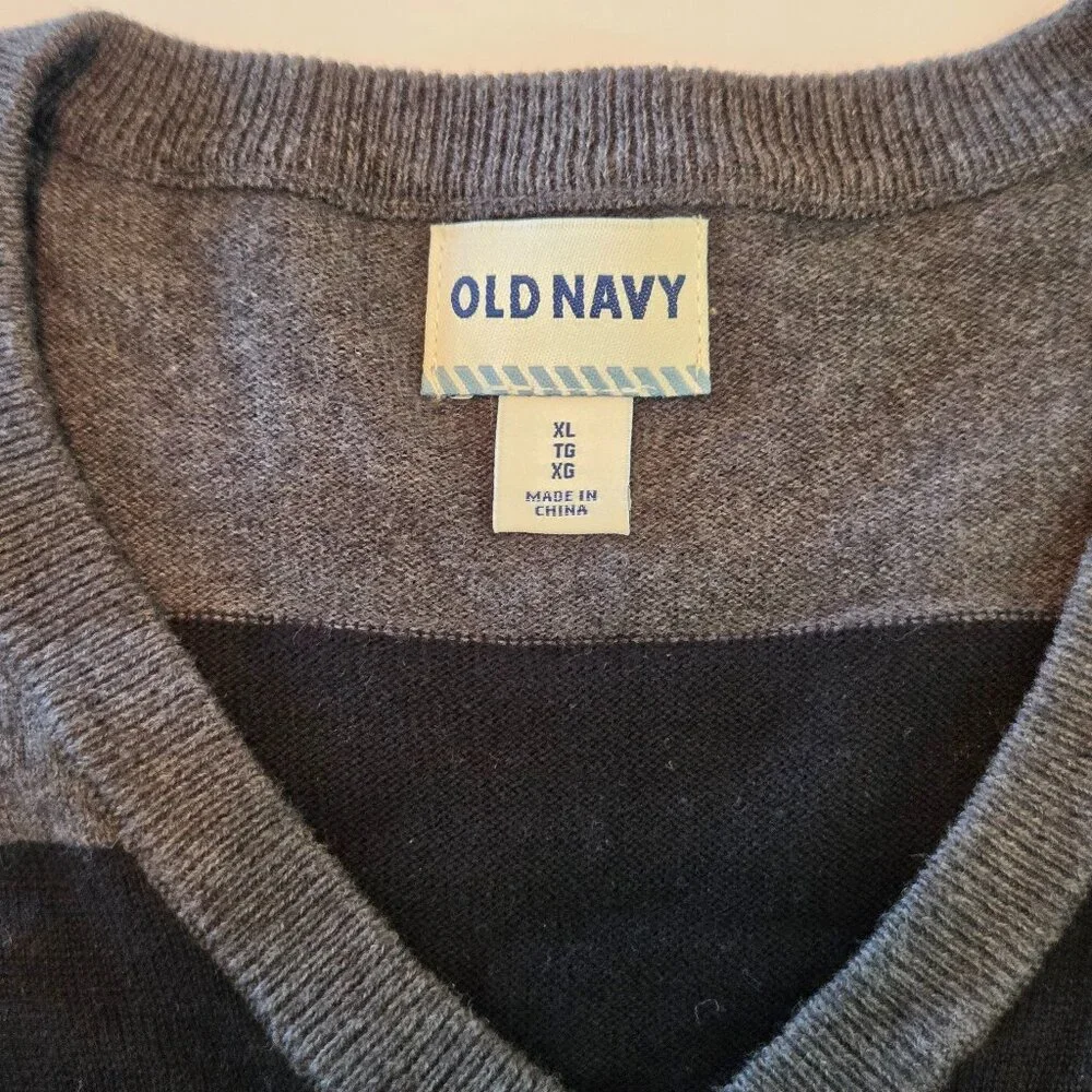 Old Navy sweater size new