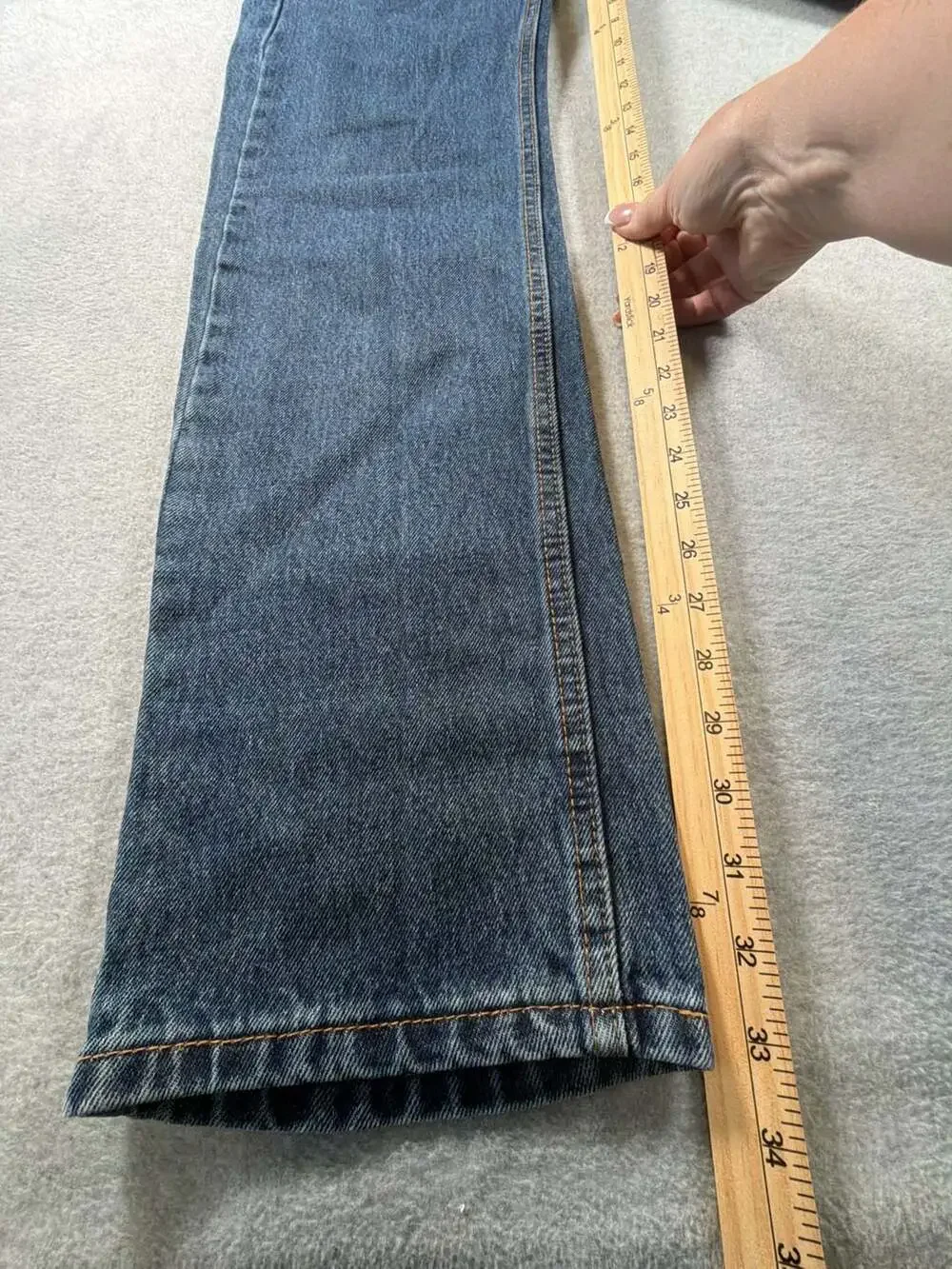 Levis zipper tagged measured