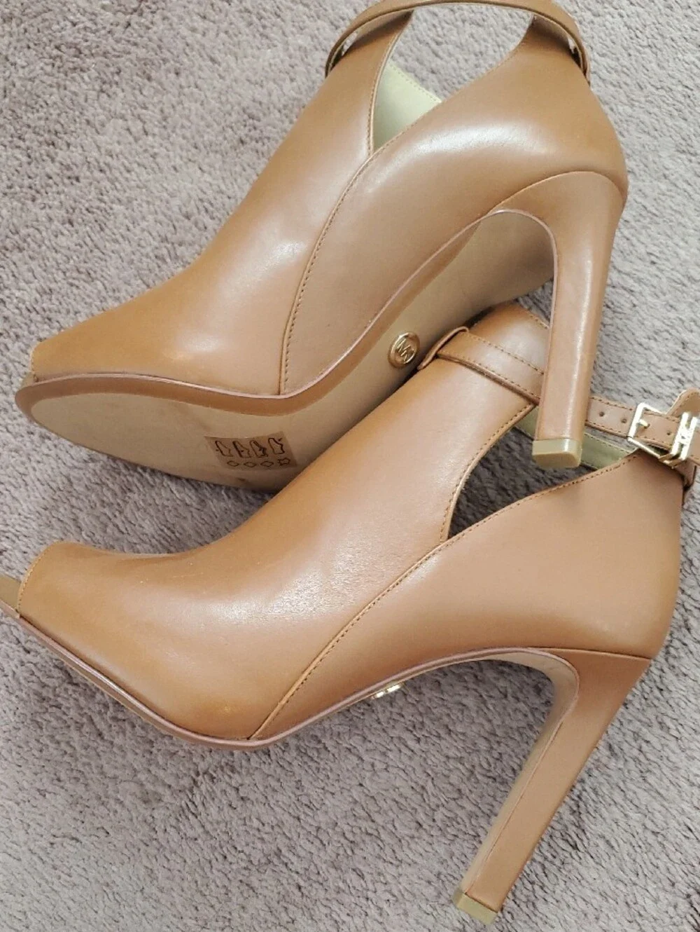 MICHAEL Michael Kors chic tan