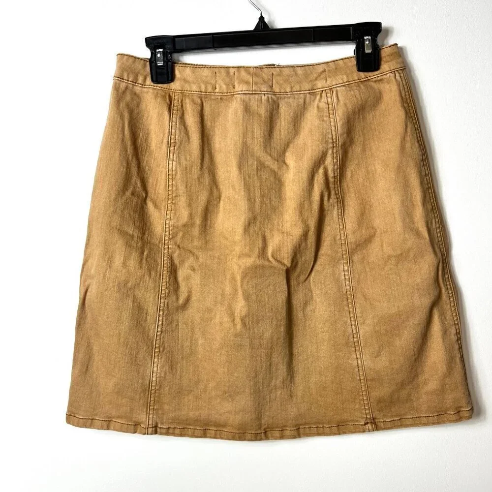 Pilcro and the Letterpress button tan made
