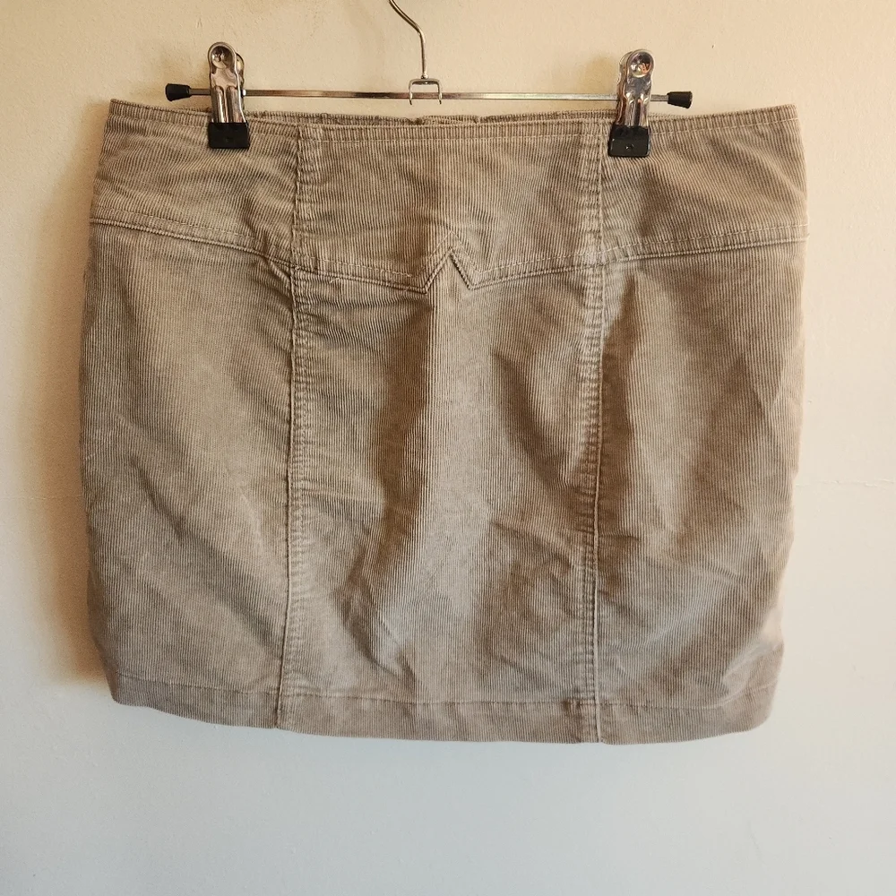 GAP polished 15 skirt