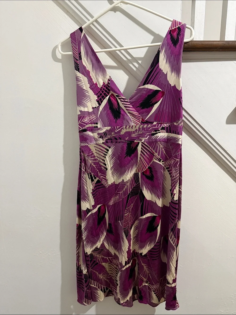 Elie Tahari stylish sleeveless