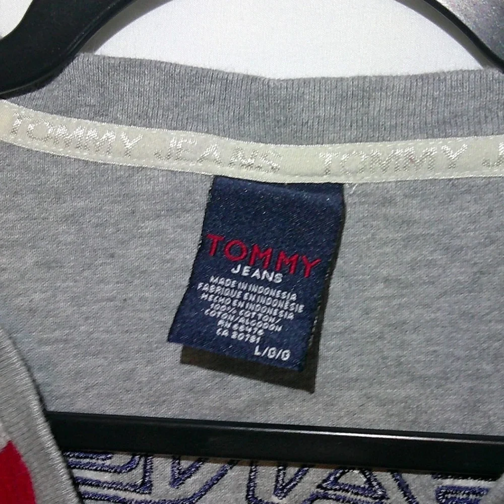 Tommy Hilfiger provide pattern retro