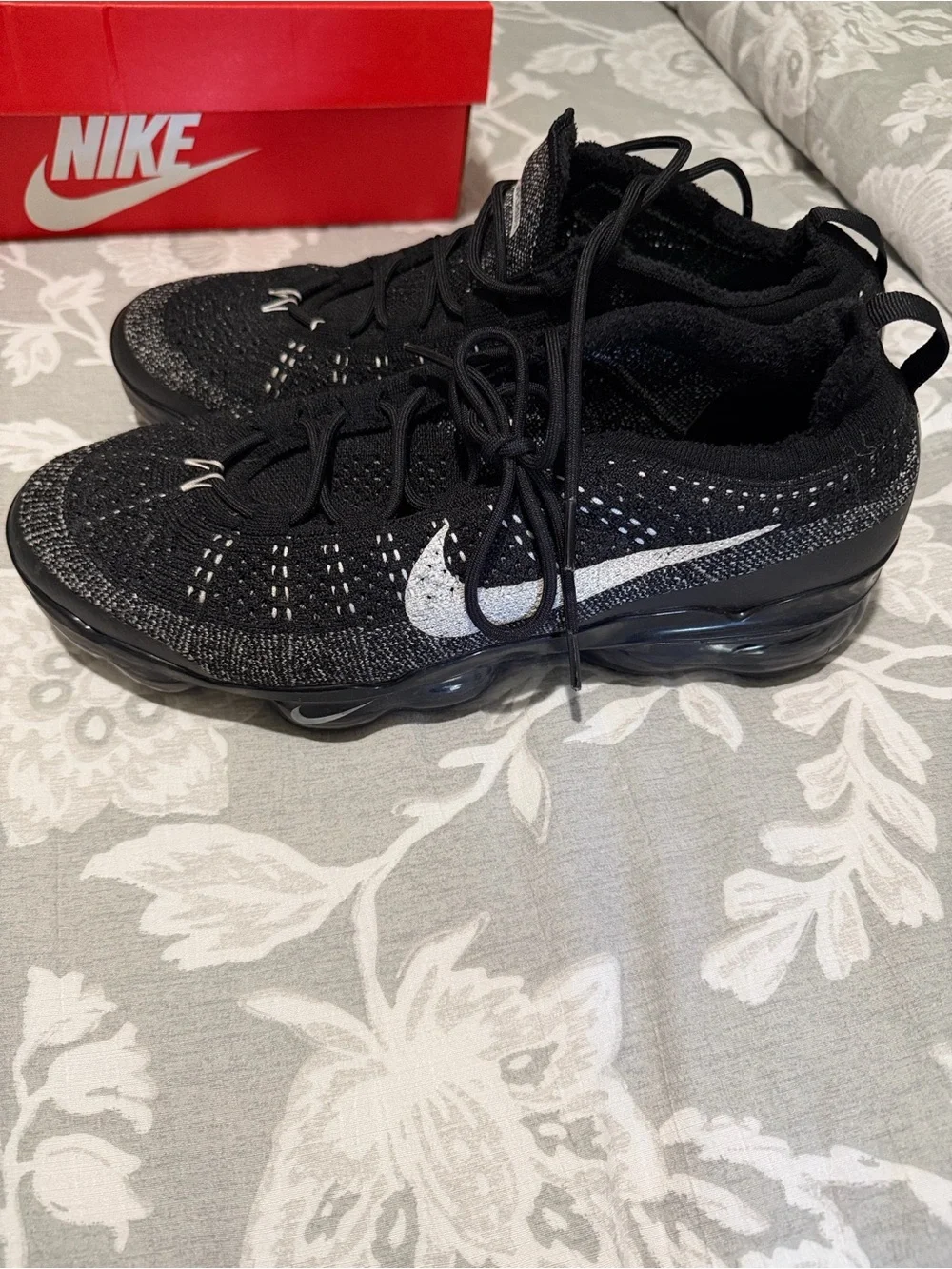 Nike breathable black