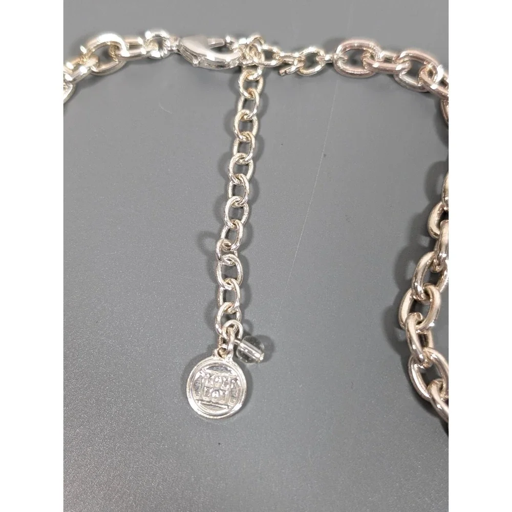 The Unbranded Brand elegant statement