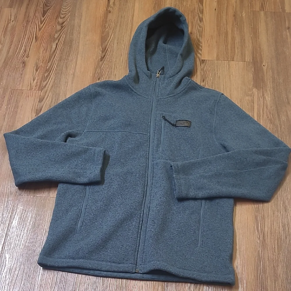 The North Face Gray Hooded Jacket used good condition zise L for‎ men.