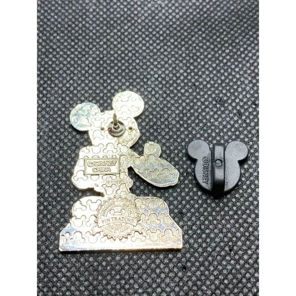 Disney photos 2009 pins