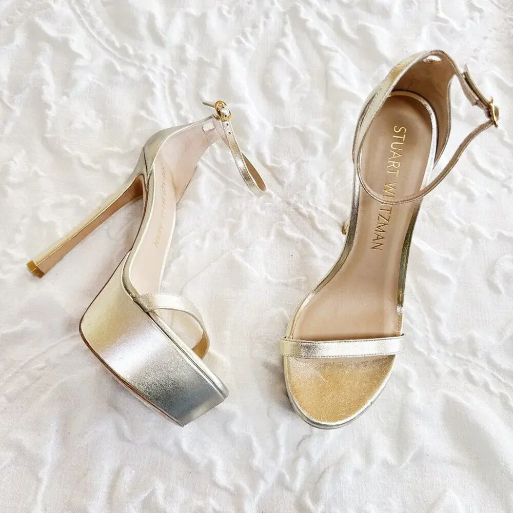 Stuart Weitzman marks lining sole