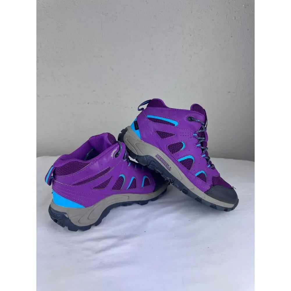 Merrell boots oakcreek shown